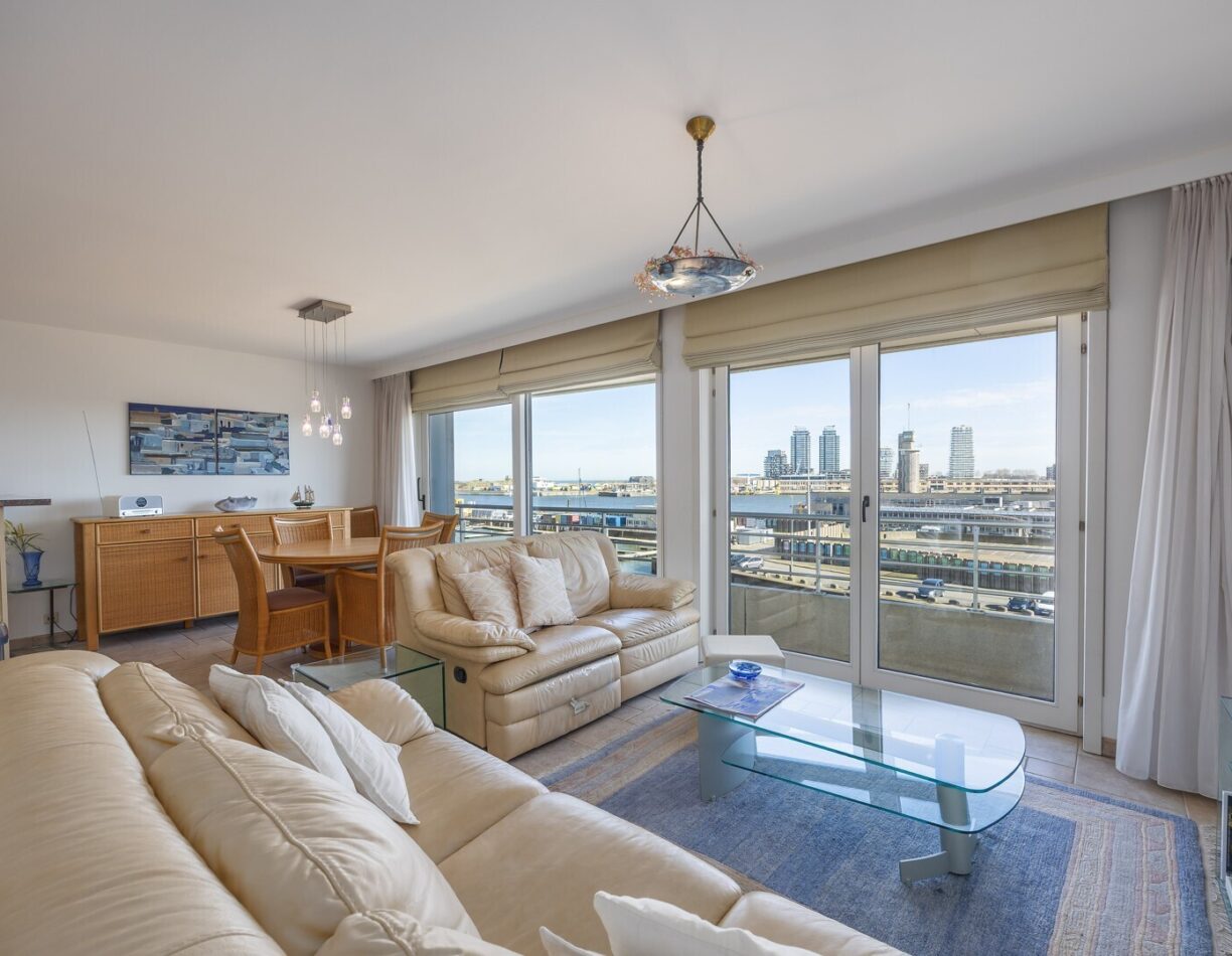 Cfd1ecbbc62ef3f4fe322be25a267ad8de451fb7042e325682ed439d3479a960